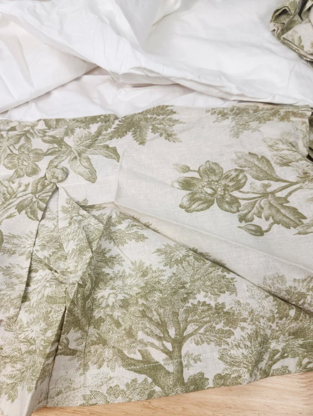 Pottery Barn Toile Queen Bed Skirt Linen Blend Farmhouse French Country Cottage
